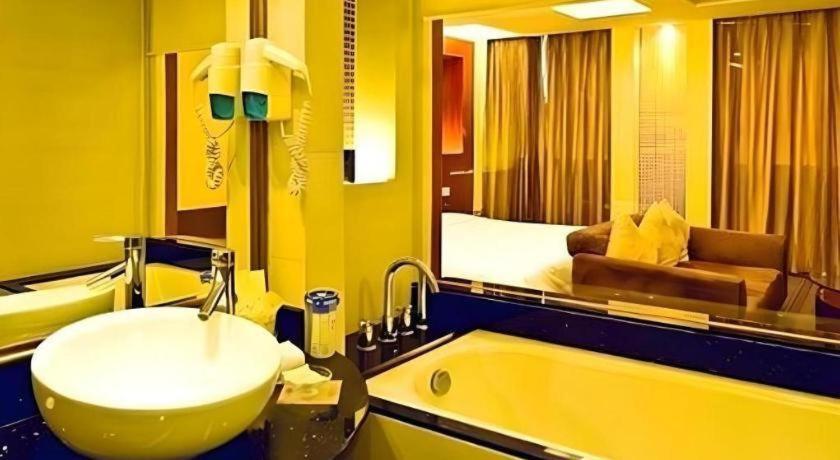 Friendship Hotel Шэньчжэнь Экстерьер фото